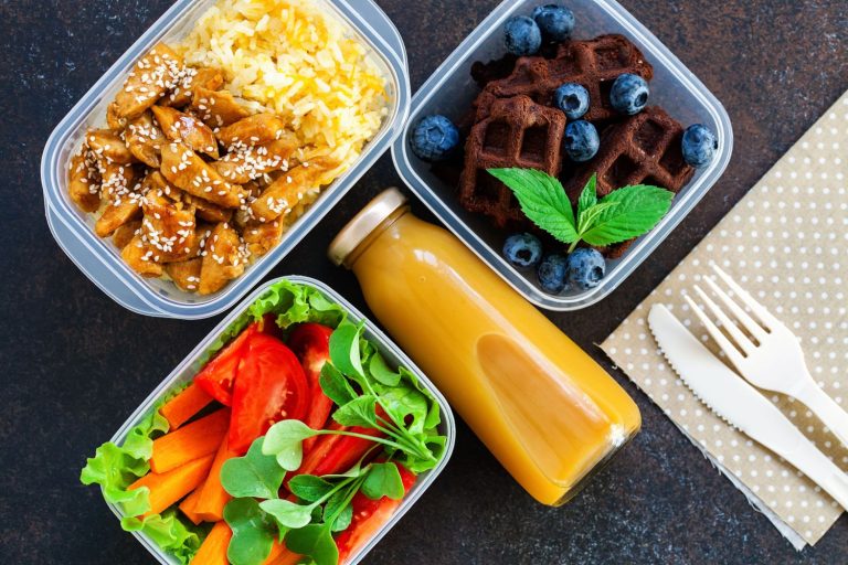 Chrupiące przekąski z warzyw do pracy i szkoły